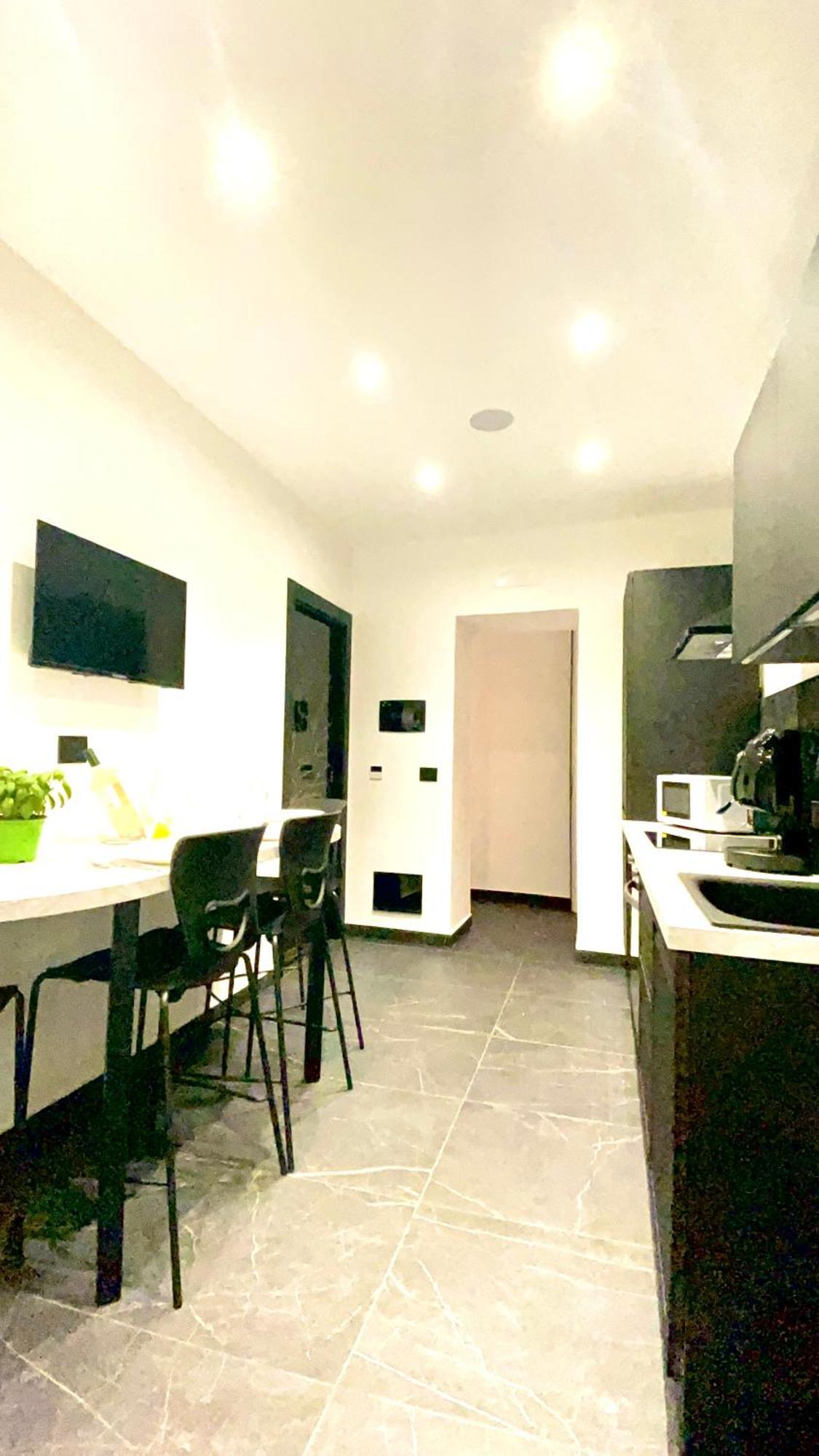 Casa Vacanze Donna Mariacarme' ปาแลร์โม ภายนอก รูปภาพ
